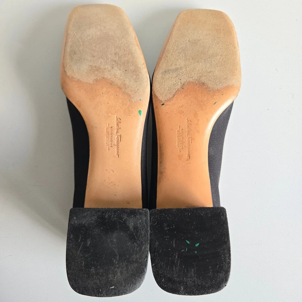 Salvatore Ferragamo Boutique Black Canvas Square Toe Block Heel Pumps 9AA
